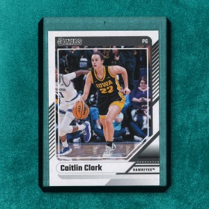 Caitlin Clark #8