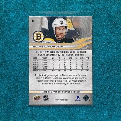Elias Lindholm #8